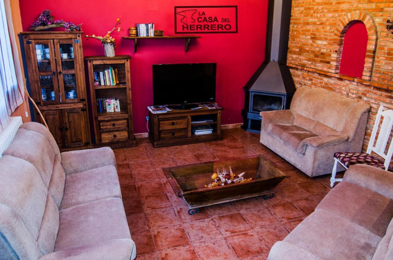 La Casa Del Herrero El Poyo 外观 照片