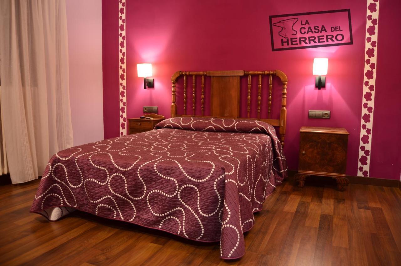 La Casa Del Herrero El Poyo 外观 照片