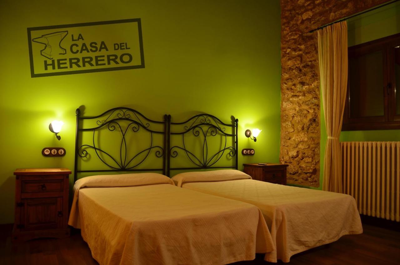 La Casa Del Herrero El Poyo 外观 照片